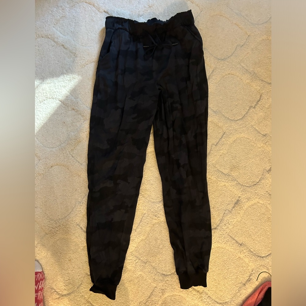 Camo lululemon women’s joggers